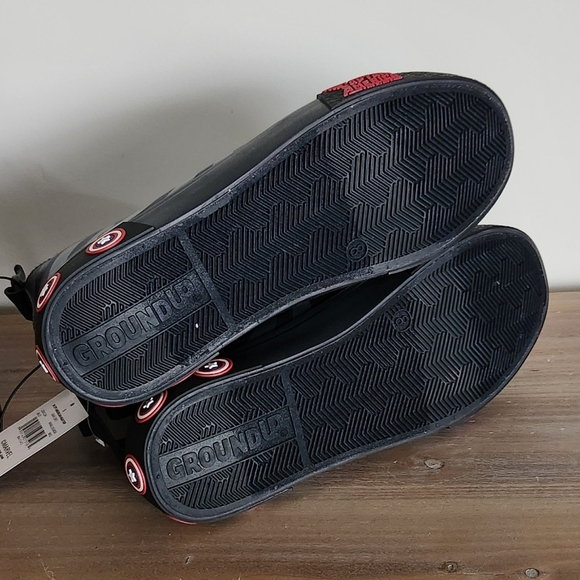 ๐ Captain America High-Top Sneakers โ Size 8 โ Marvel Avengers โ New with Tags - Picture 5 of 12